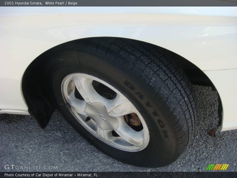 White Pearl / Beige 2001 Hyundai Sonata