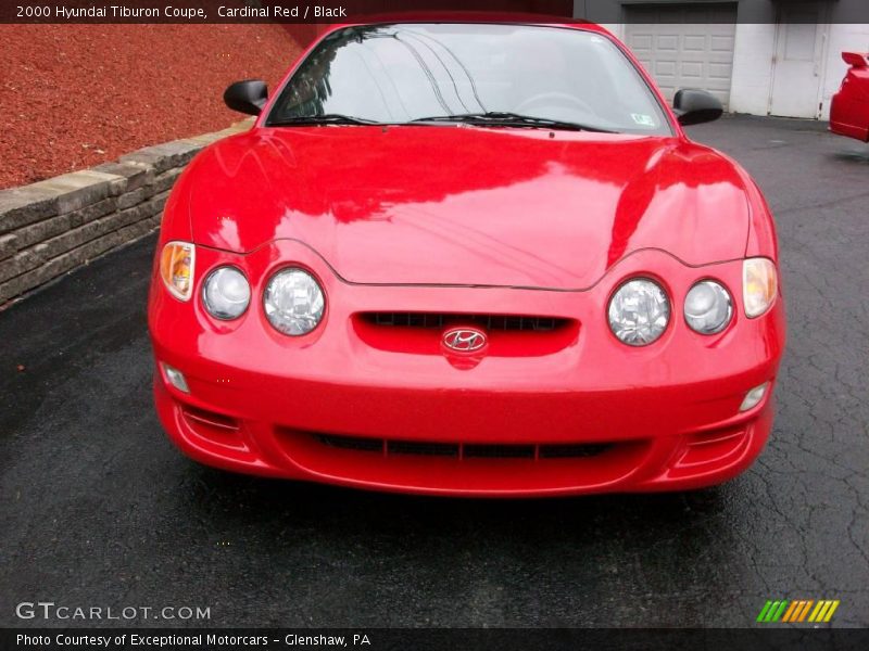 Cardinal Red / Black 2000 Hyundai Tiburon Coupe