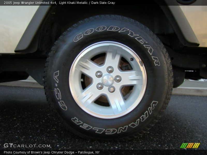 Light Khaki Metallic / Dark Slate Gray 2005 Jeep Wrangler Unlimited 4x4