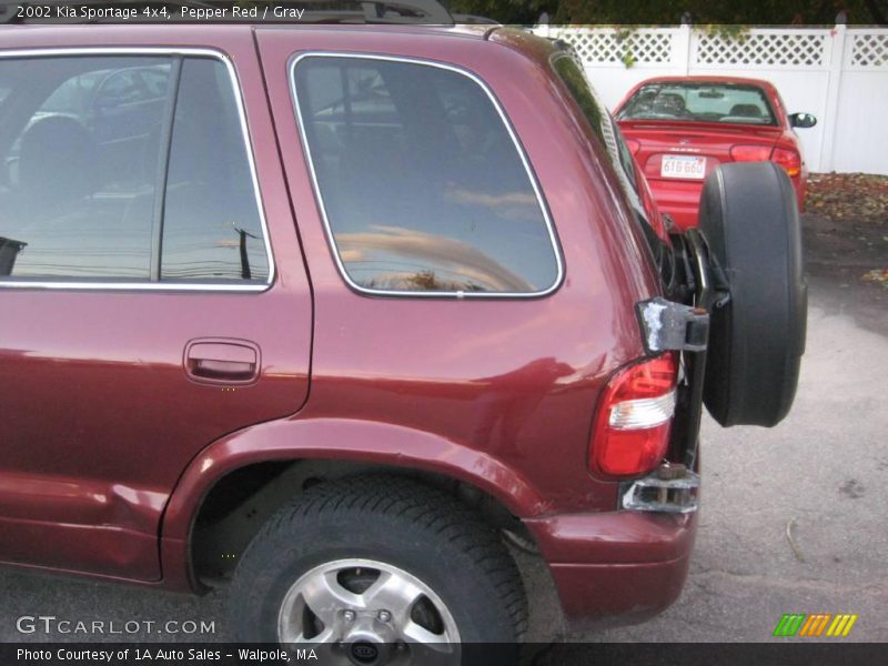 Pepper Red / Gray 2002 Kia Sportage 4x4
