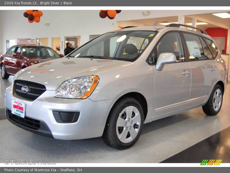 Bright Silver / Black 2009 Kia Rondo LX