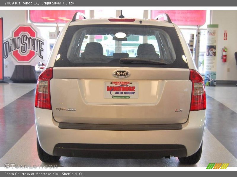 Bright Silver / Black 2009 Kia Rondo LX