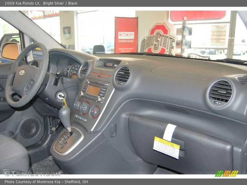 Bright Silver / Black 2009 Kia Rondo LX