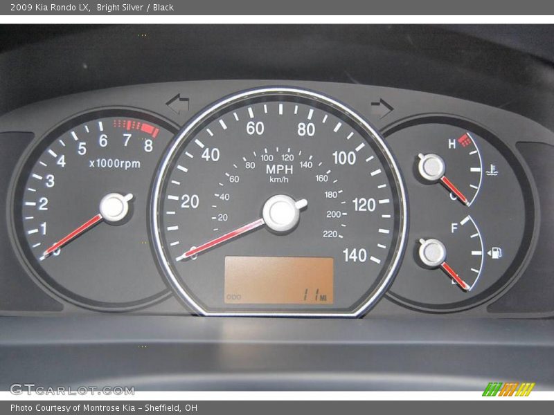 Bright Silver / Black 2009 Kia Rondo LX