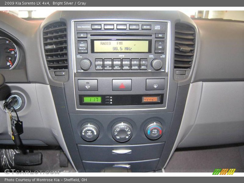 Bright Silver / Gray 2009 Kia Sorento LX 4x4