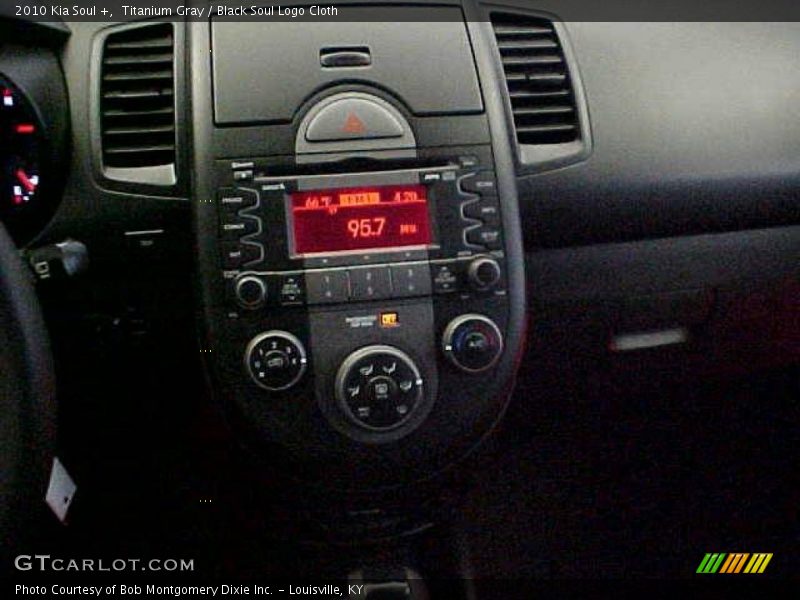 Titanium Gray / Black Soul Logo Cloth 2010 Kia Soul +