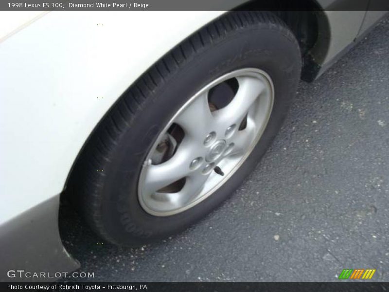 Diamond White Pearl / Beige 1998 Lexus ES 300