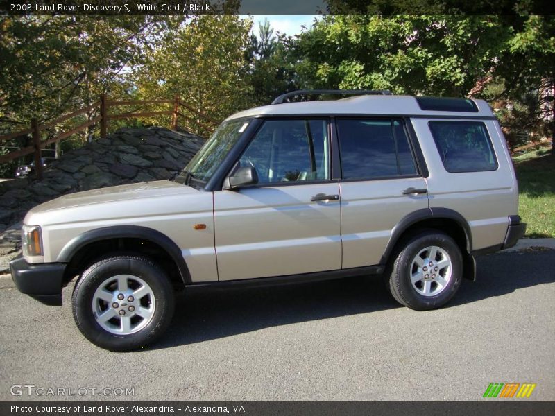 White Gold / Black 2003 Land Rover Discovery S