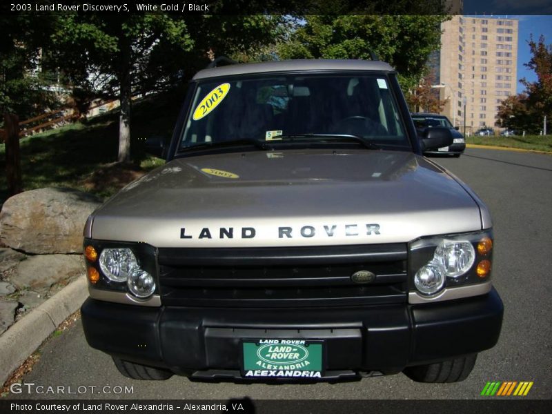 White Gold / Black 2003 Land Rover Discovery S