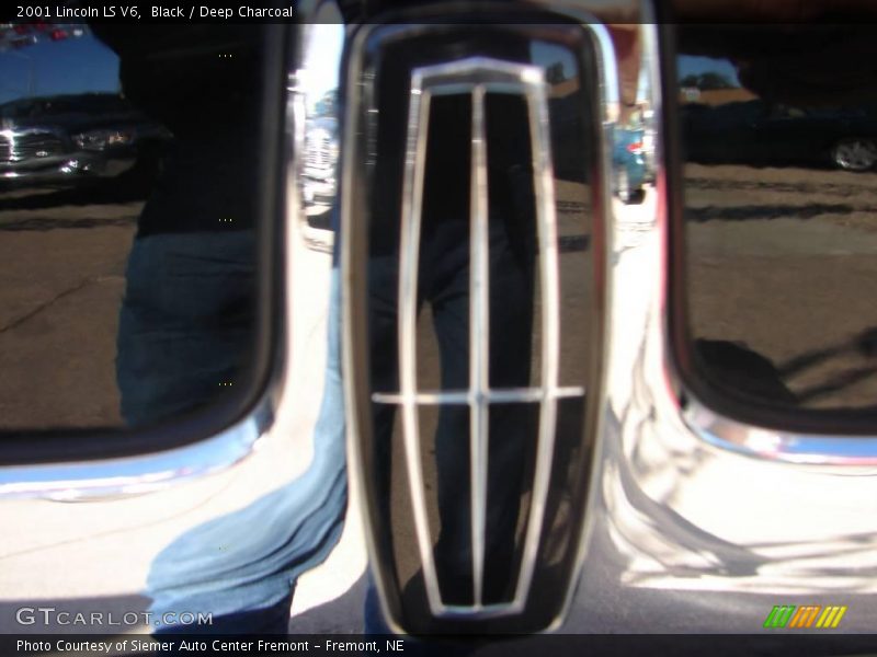 Black / Deep Charcoal 2001 Lincoln LS V6