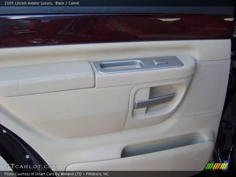 Black / Camel 2005 Lincoln Aviator Luxury