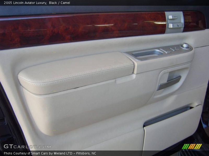 Black / Camel 2005 Lincoln Aviator Luxury