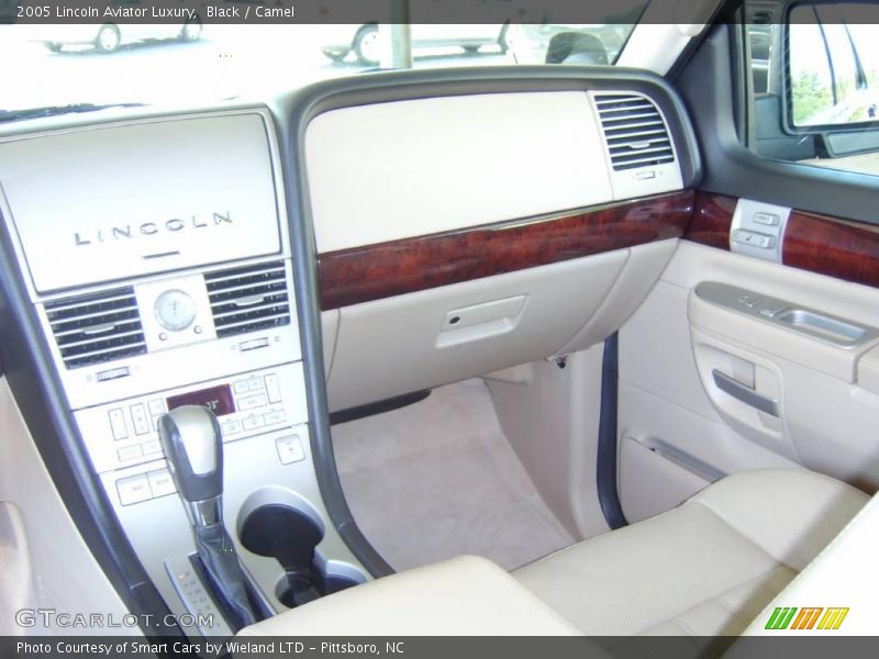 Black / Camel 2005 Lincoln Aviator Luxury