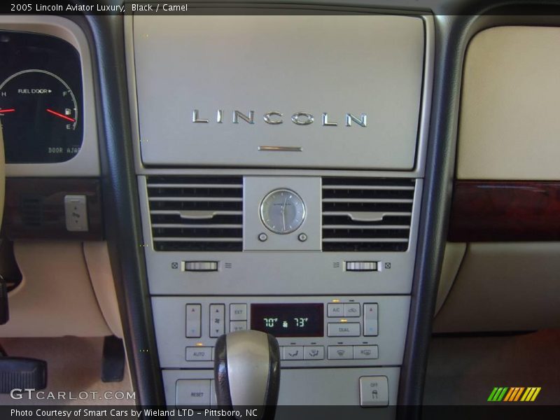 Black / Camel 2005 Lincoln Aviator Luxury