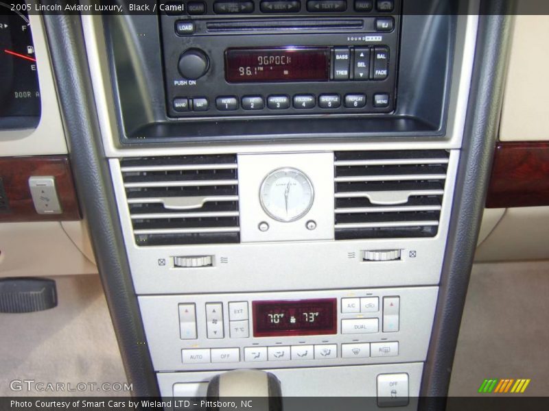 Black / Camel 2005 Lincoln Aviator Luxury