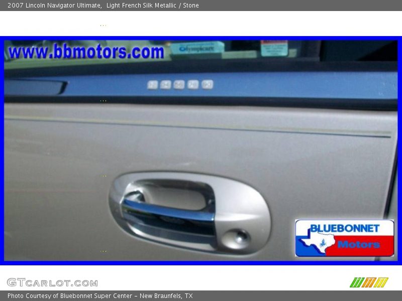 Light French Silk Metallic / Stone 2007 Lincoln Navigator Ultimate