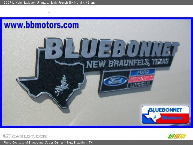 Light French Silk Metallic / Stone 2007 Lincoln Navigator Ultimate