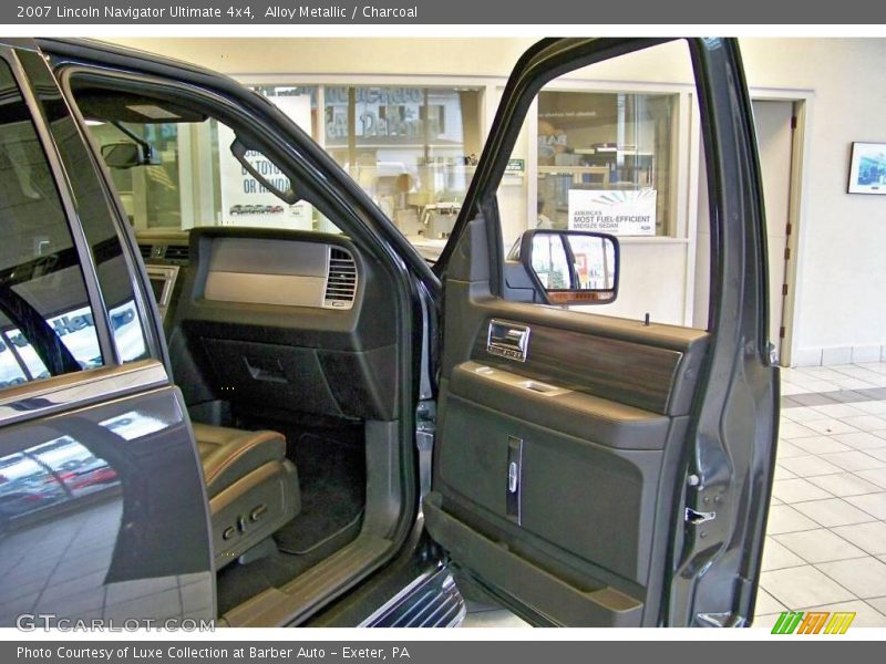 Alloy Metallic / Charcoal 2007 Lincoln Navigator Ultimate 4x4