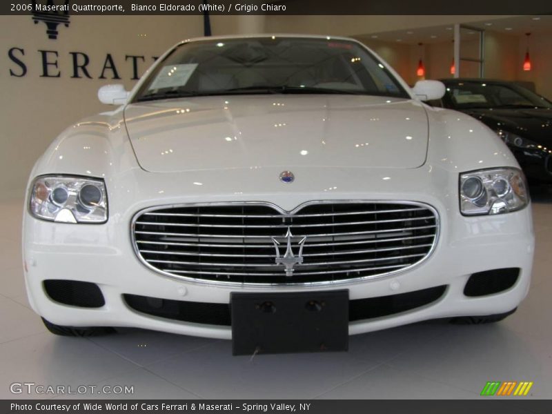 Bianco Eldorado (White) / Grigio Chiaro 2006 Maserati Quattroporte