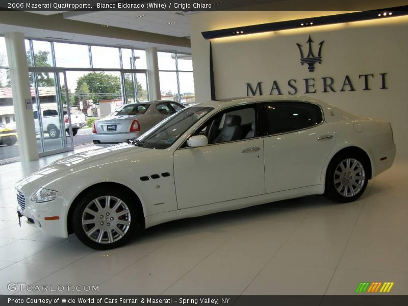 Bianco Eldorado (White) / Grigio Chiaro 2006 Maserati Quattroporte