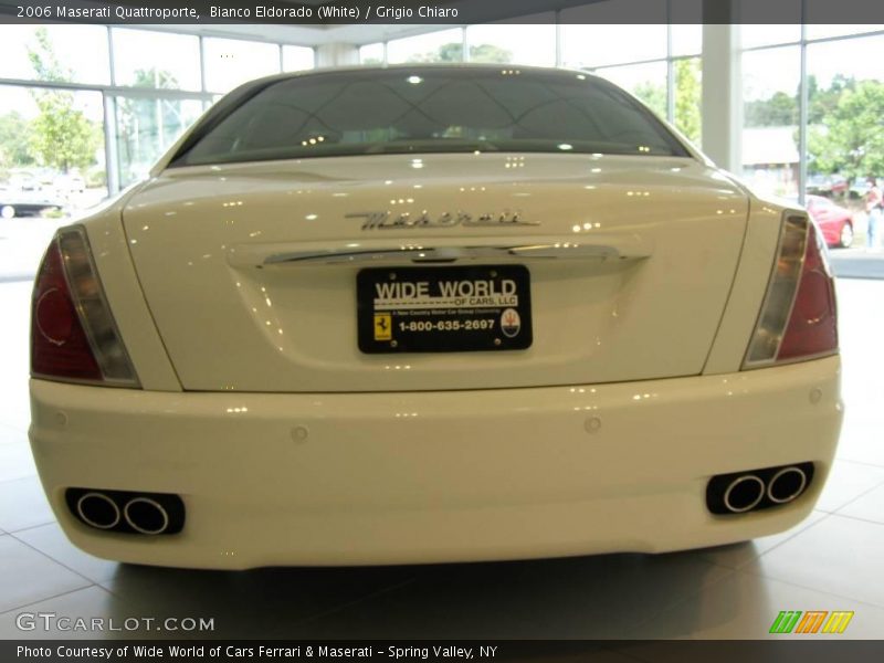 Bianco Eldorado (White) / Grigio Chiaro 2006 Maserati Quattroporte