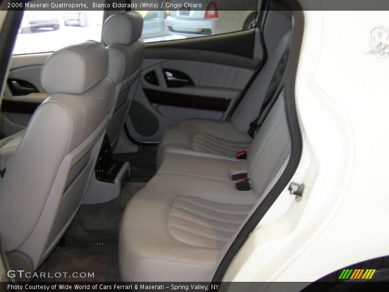 Bianco Eldorado (White) / Grigio Chiaro 2006 Maserati Quattroporte