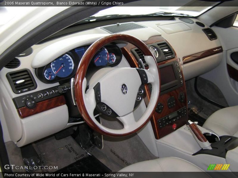 Bianco Eldorado (White) / Grigio Chiaro 2006 Maserati Quattroporte
