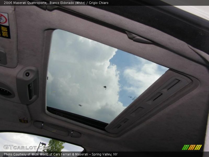 Bianco Eldorado (White) / Grigio Chiaro 2006 Maserati Quattroporte