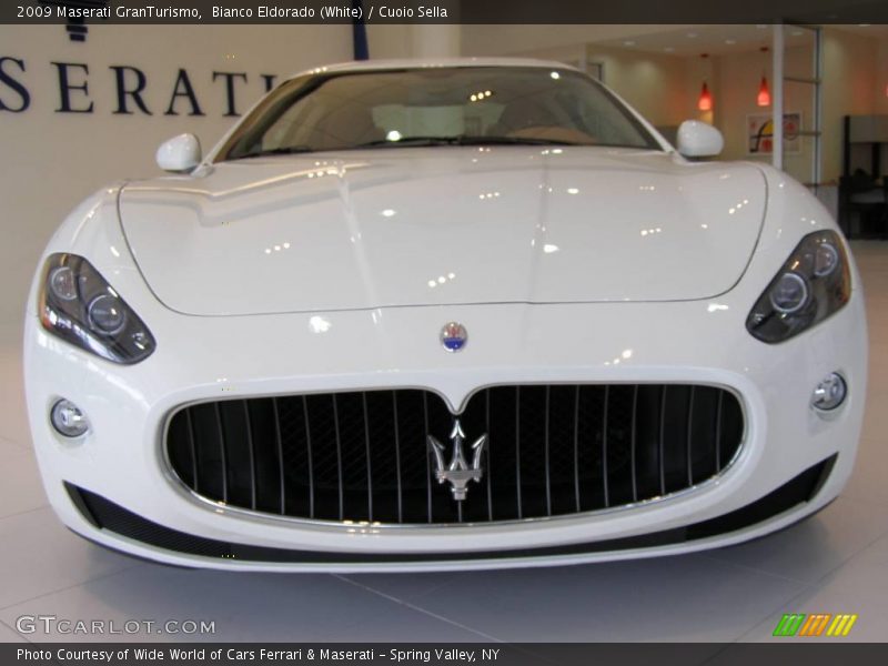 Bianco Eldorado (White) / Cuoio Sella 2009 Maserati GranTurismo