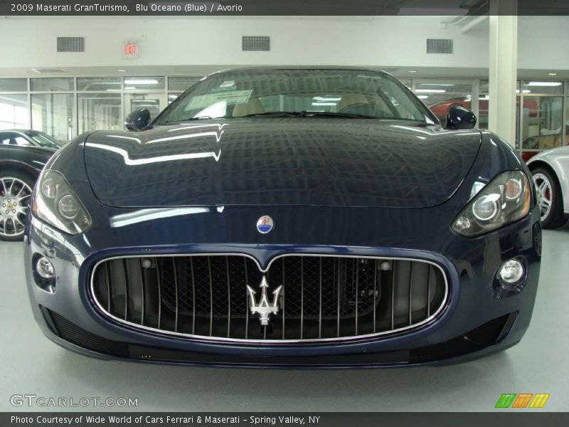 Blu Oceano (Blue) / Avorio 2009 Maserati GranTurismo