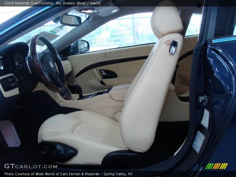 Blu Oceano (Blue) / Avorio 2009 Maserati GranTurismo