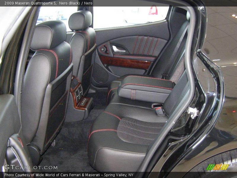 Nero (Black) / Nero 2009 Maserati Quattroporte S