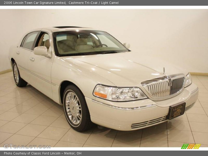 Cashmere Tri-Coat / Light Camel 2006 Lincoln Town Car Signature Limited
