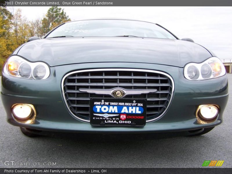 Onyx Green Pearl / Sandstone 2003 Chrysler Concorde Limited