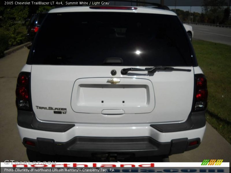 Summit White / Light Gray 2005 Chevrolet TrailBlazer LT 4x4