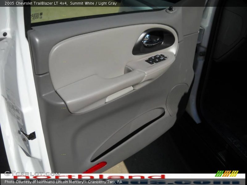 Summit White / Light Gray 2005 Chevrolet TrailBlazer LT 4x4