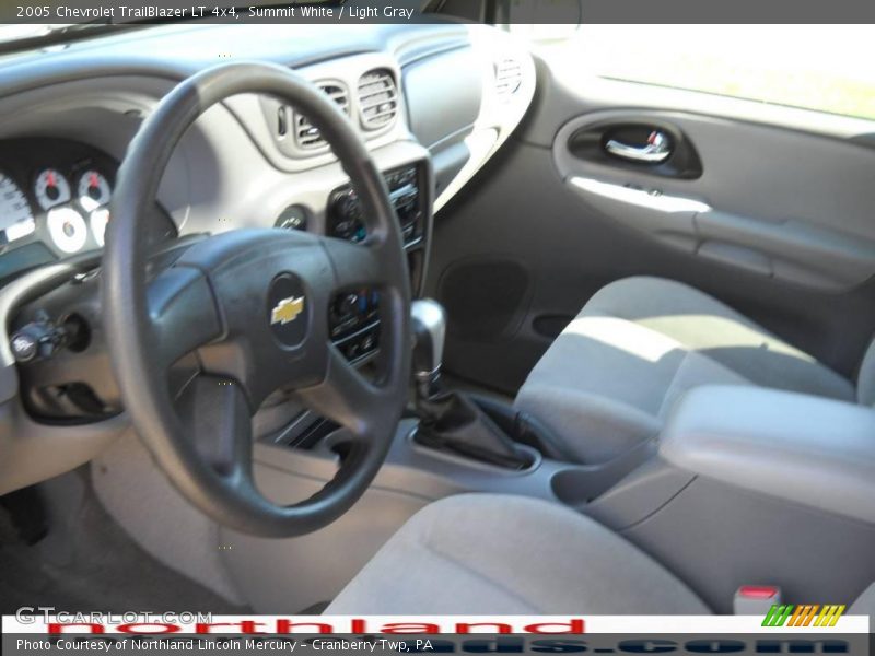 Summit White / Light Gray 2005 Chevrolet TrailBlazer LT 4x4