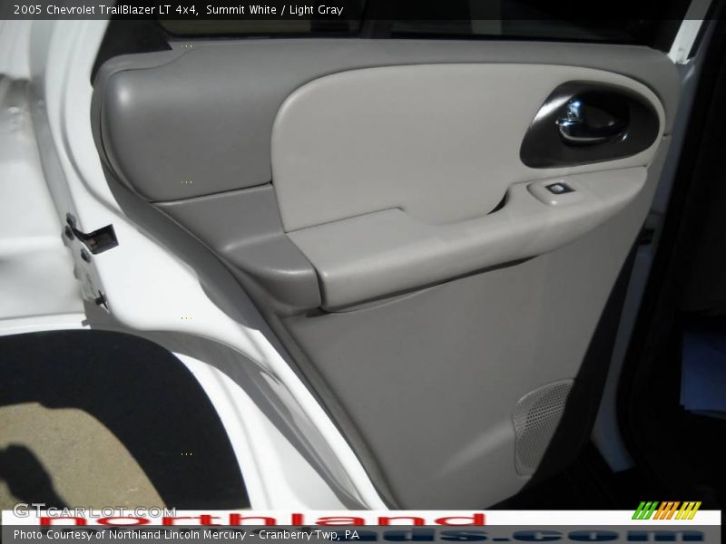 Summit White / Light Gray 2005 Chevrolet TrailBlazer LT 4x4