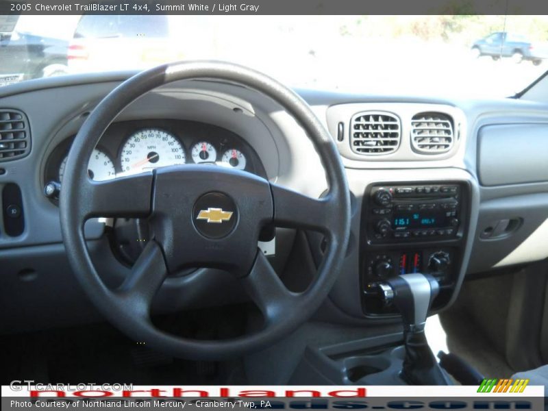 Summit White / Light Gray 2005 Chevrolet TrailBlazer LT 4x4