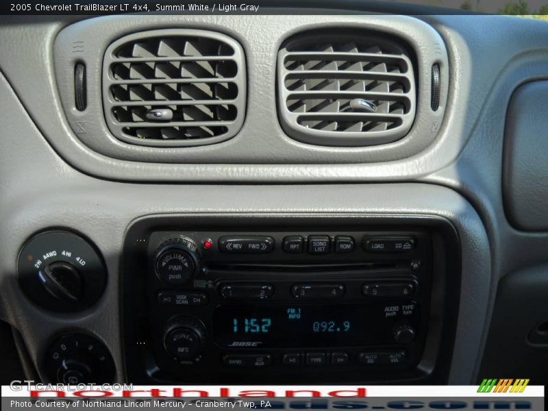 Summit White / Light Gray 2005 Chevrolet TrailBlazer LT 4x4