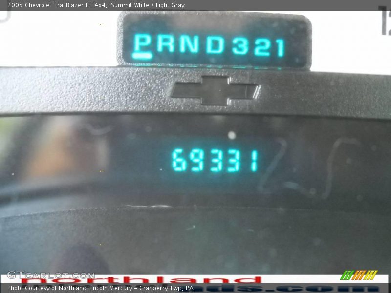 Summit White / Light Gray 2005 Chevrolet TrailBlazer LT 4x4