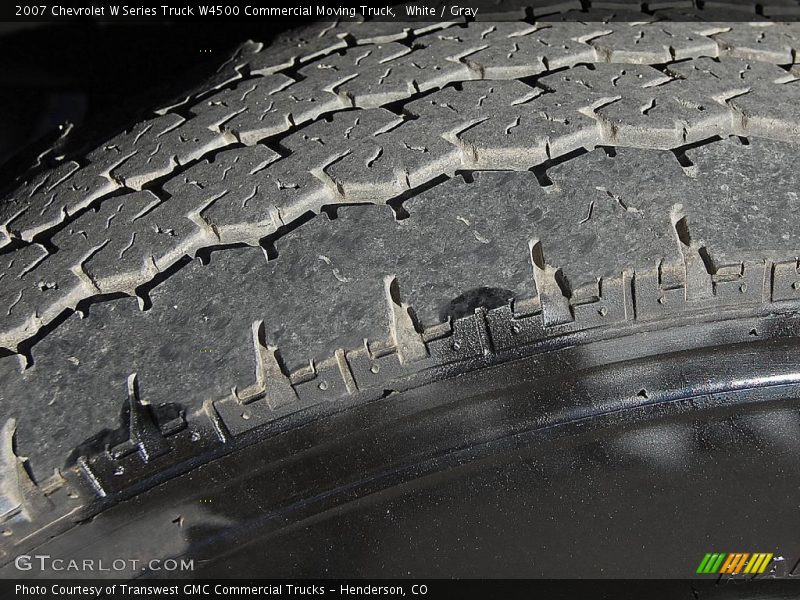 White / Gray 2007 Chevrolet W Series Truck W4500 Commercial Moving Truck