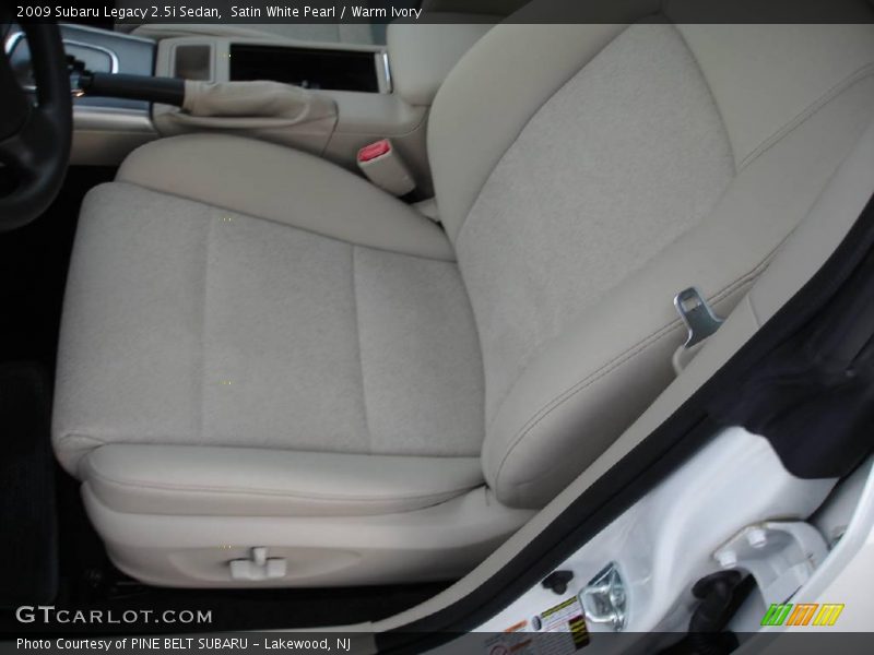 Satin White Pearl / Warm Ivory 2009 Subaru Legacy 2.5i Sedan