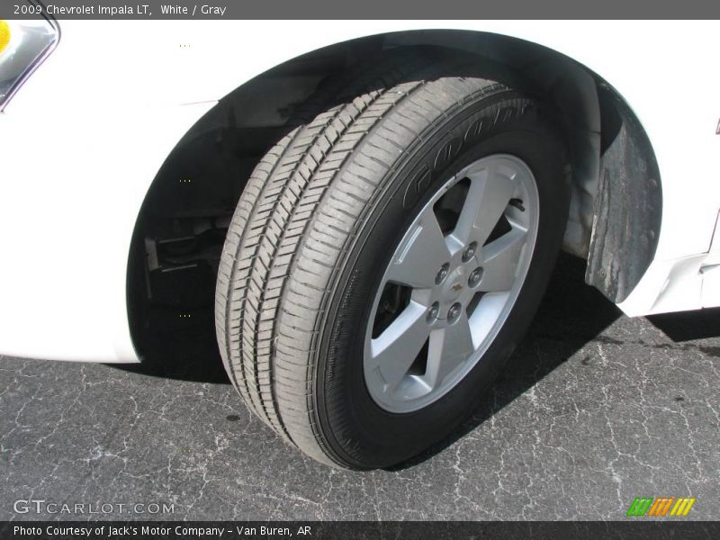 White / Gray 2009 Chevrolet Impala LT