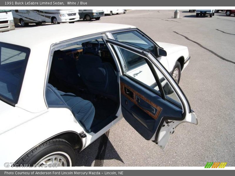White / Blue 1991 Buick LeSabre Limited Sedan