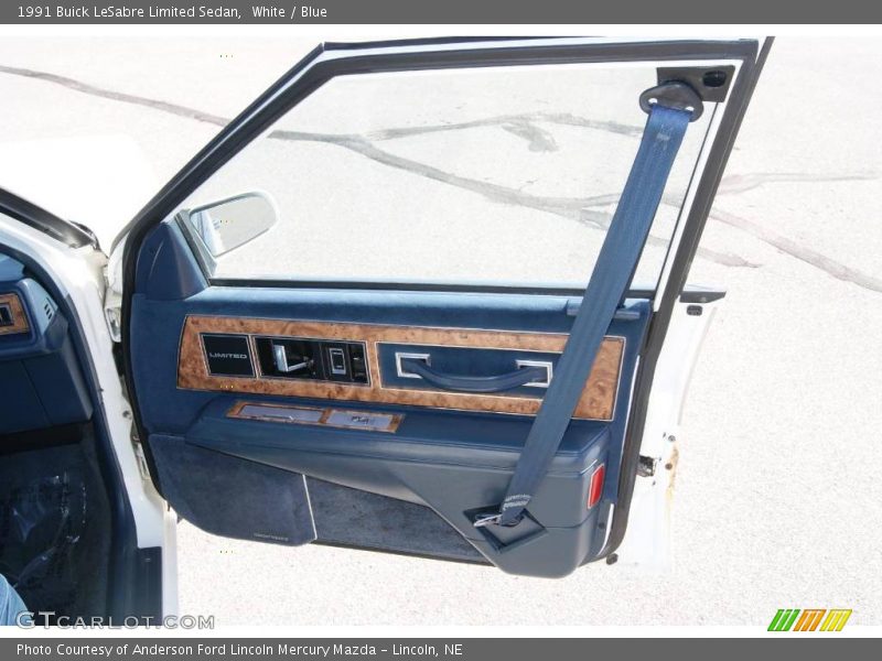 White / Blue 1991 Buick LeSabre Limited Sedan