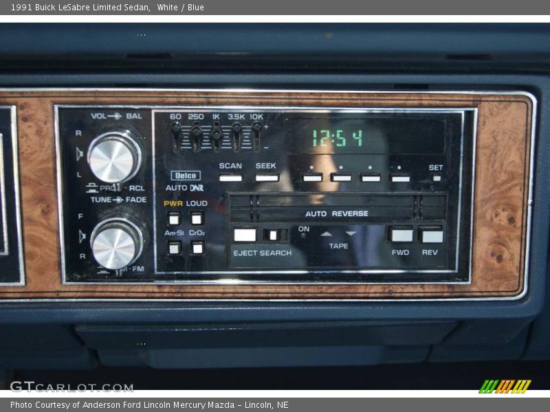 White / Blue 1991 Buick LeSabre Limited Sedan