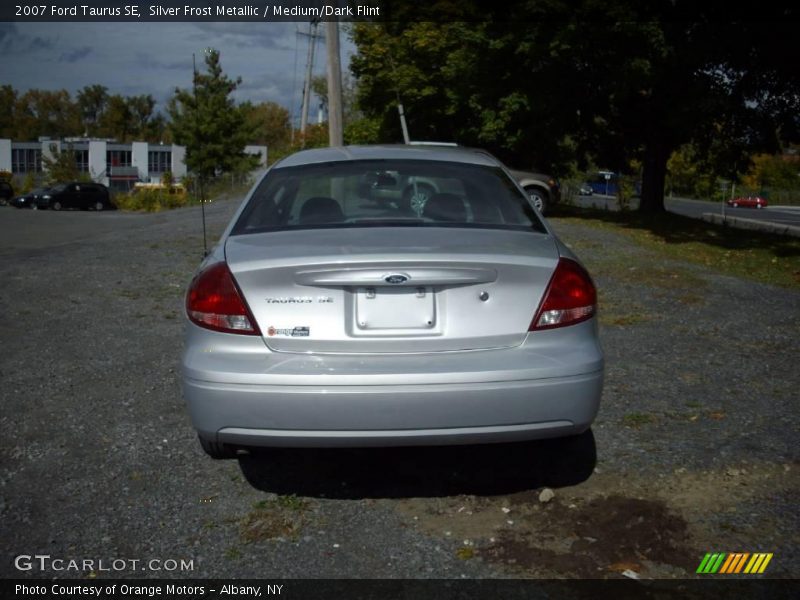 Silver Frost Metallic / Medium/Dark Flint 2007 Ford Taurus SE