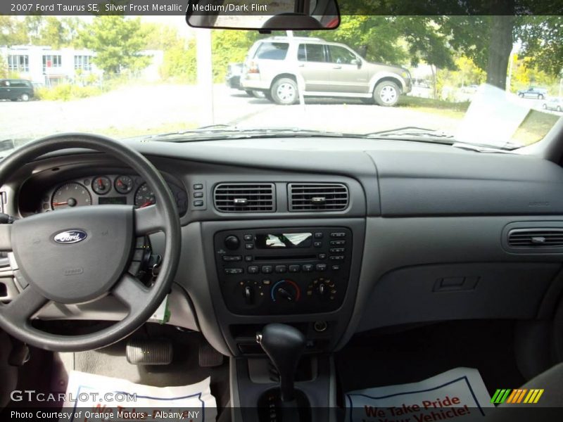 Silver Frost Metallic / Medium/Dark Flint 2007 Ford Taurus SE
