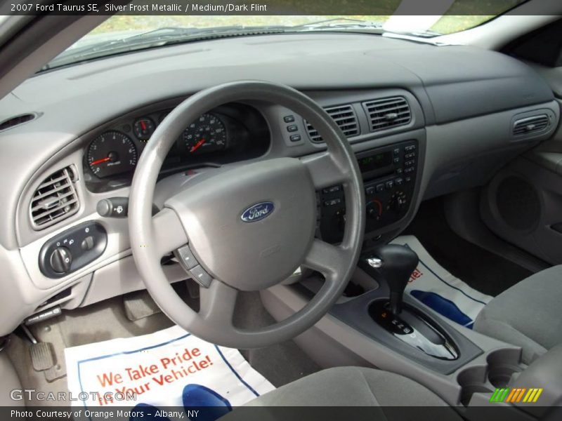 Silver Frost Metallic / Medium/Dark Flint 2007 Ford Taurus SE